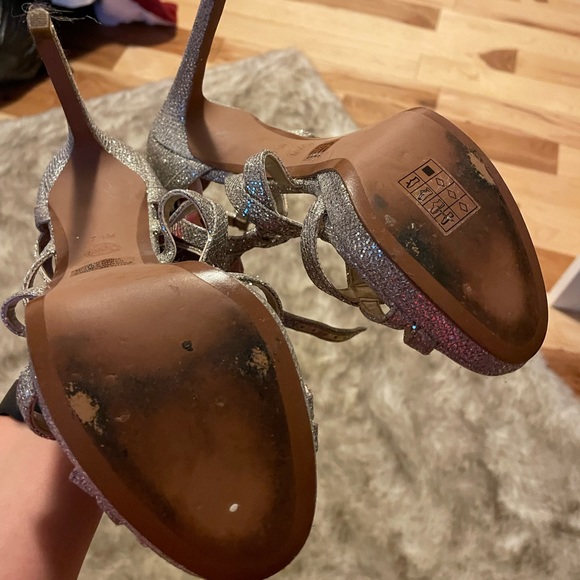 Gently used Michael Kors silver pumps size 7.5 - Picture 5 of 7